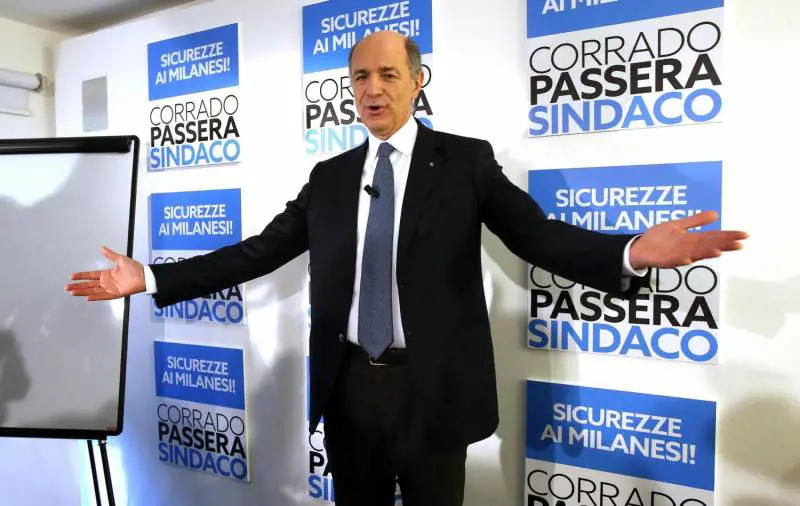 Passera si ritira dalla corsa a sindaco: "Parisi può unire le forze"