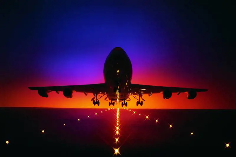 Aumenti del 40% in un solo anno: la fine dei voli low cost