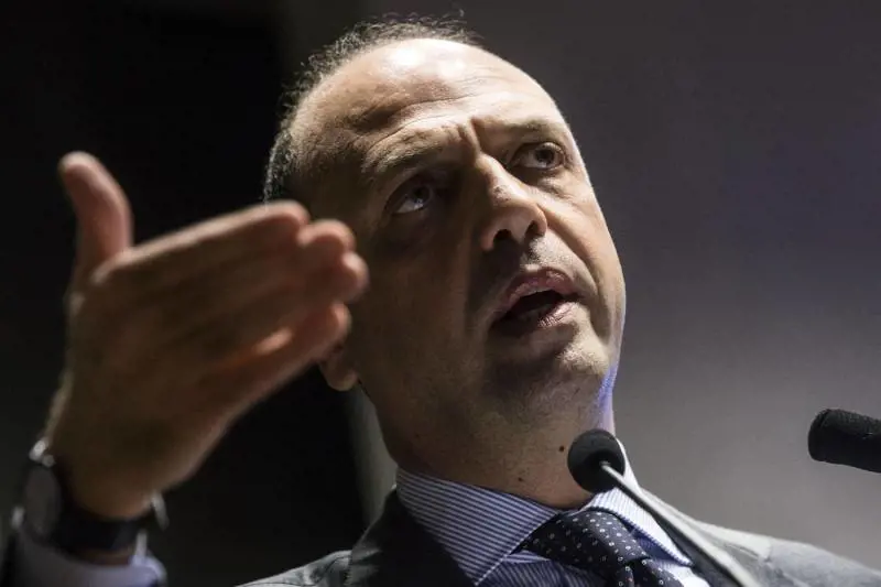 Angelino Alfano: "I pm si occupino dei reati e non contrastino il governo"