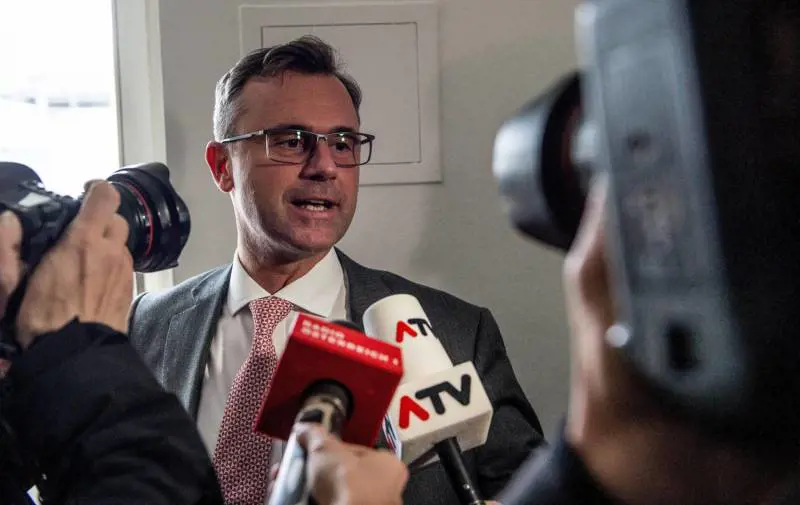 Austria, svolta anti immigrati: è il trionfo dell'estrema destra