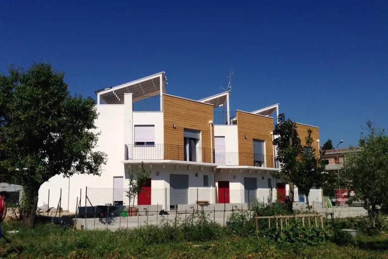 Le case del futuro: classe A+ in paglia e legno