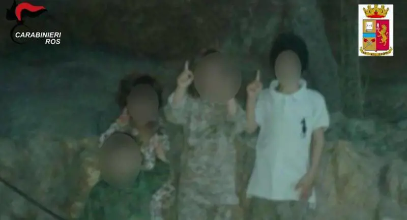 Isis, quei bambini italiani ora inneggiano al martirio
