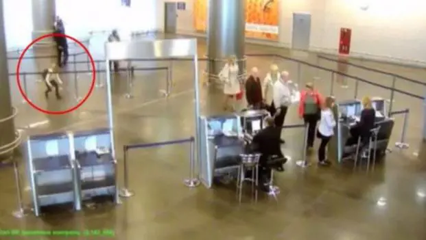 Mosca, 11enne beffa ​i controlli all'aeroporto