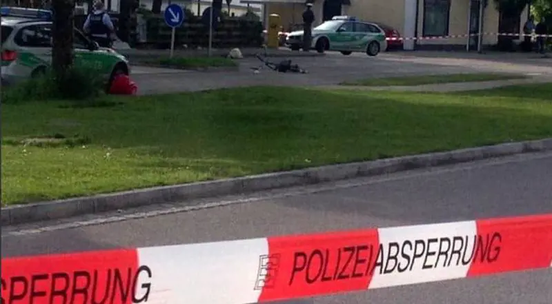 Monaco, urla "Allah Akbar" e accoltella quattro persone