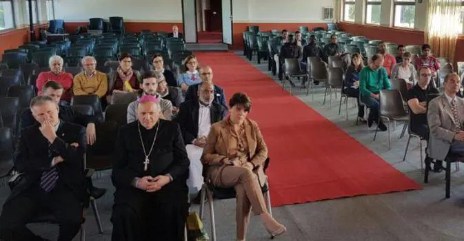 Invitano il vescovo per parlare di pace Ma non si presentano