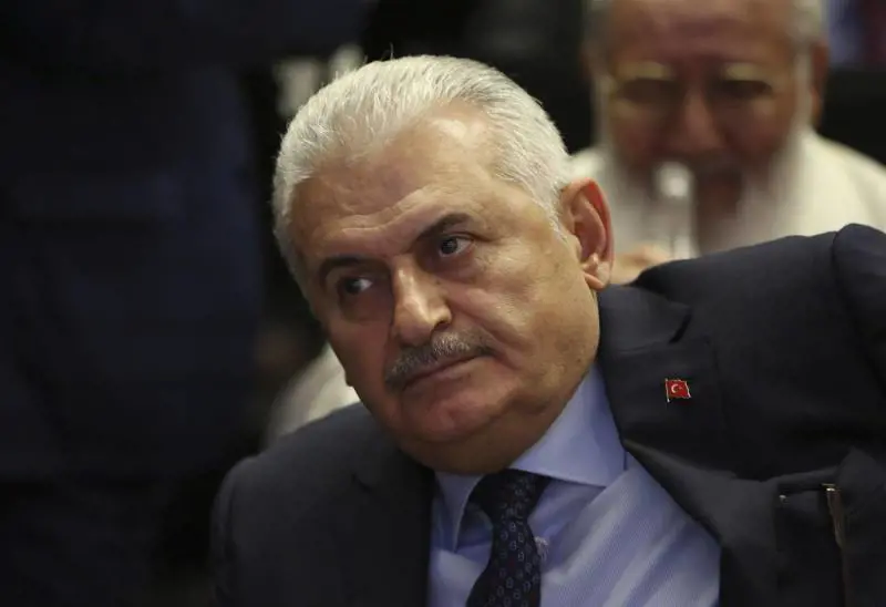 Turchia, il premier alle donne: "Obbedite, è questo il segreto"