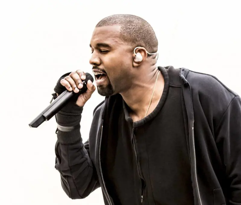 Kanye West monopolizza l'Ellen DeGeneres Show, conduttrice imbarazzata