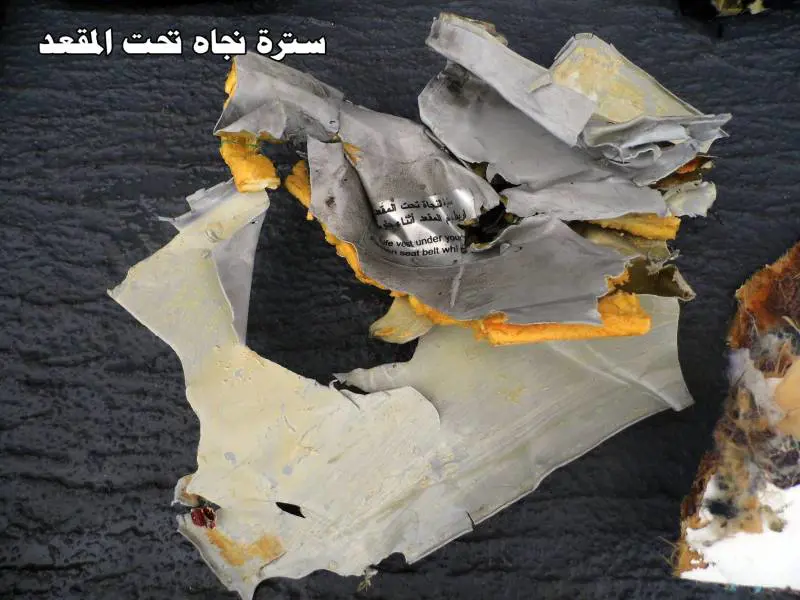 "I piloti fumavano". Spunta una nuova verità sul volo EgyptAir precipitato in mare