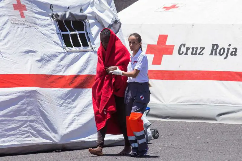 Portiamo i migranti in Europa con i nostri voli