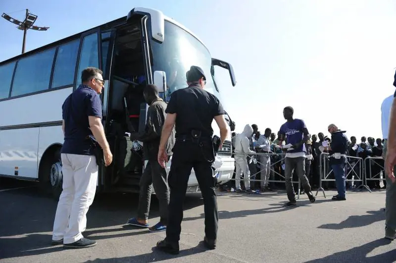 Ong, Salvini studia un'altra stretta: multe più salate e carcere