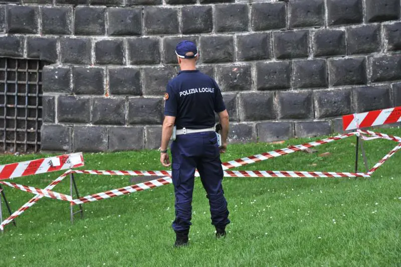 Paura al Castello Sforzesco: ​crollano frammenti della torre