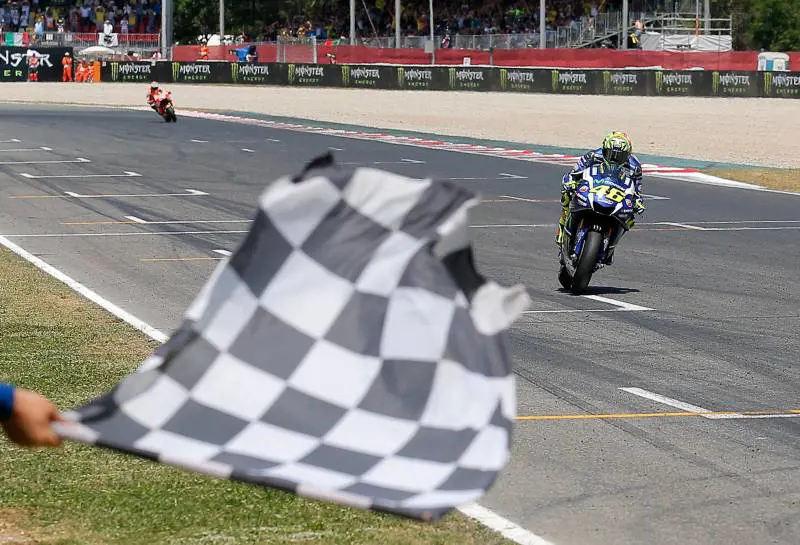 Gp Catalogna, Rossi trionfa a Barcellona