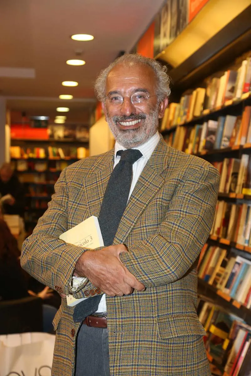 Gad Lerner fischiato dal popolo leghista: e lascia Pontida scortato