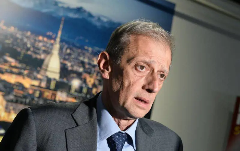 Enti, banche e holding: il «sistema Fassino» vacilla