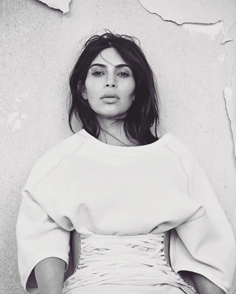 Kim Kardashian: "Se non vi piaccio nuda non guardatemi"