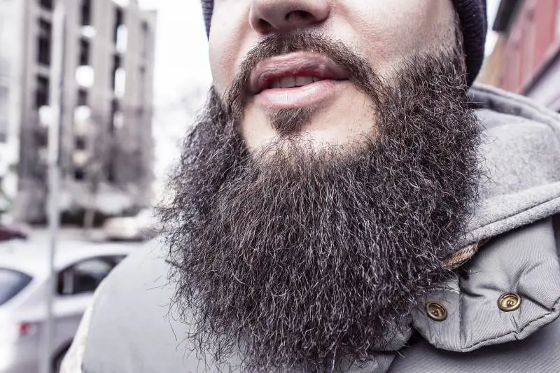 Donna rivendica la sua barba: "Mi sento orgogliosa"