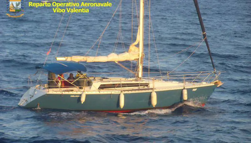 Migranti gettati in mare da un veliero: fermati scafisti ucraini