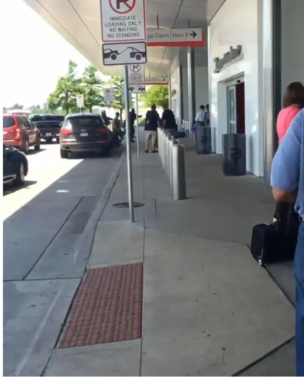 Dallas, sparatoria all'aeroporto. Fermato un sospetto