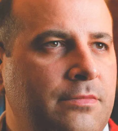 "Noi staniamo i lazzaroni. Alle corna pensateci voi"