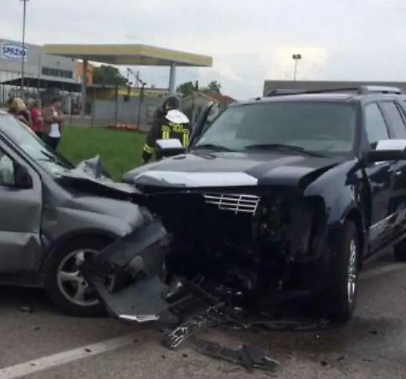 Scontro tra Suv e utilitaria. Ferita una bimba. Illeso Polegato
