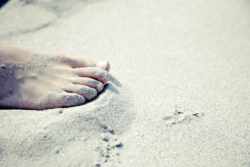 Piedi belli e in salute per l'estate: consigli pratici