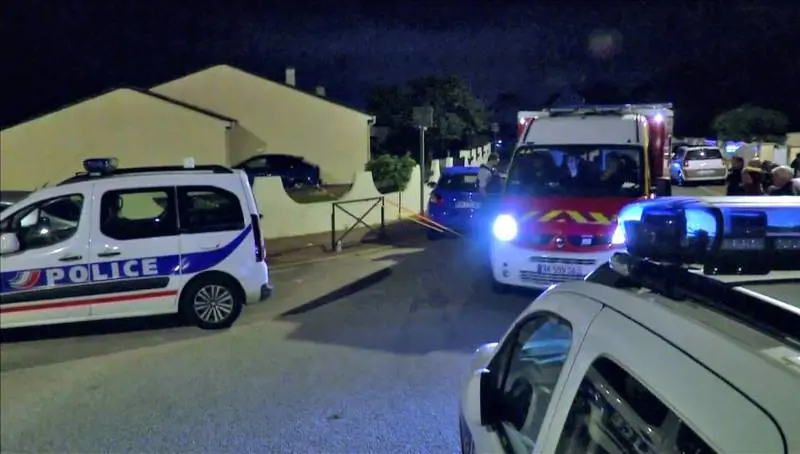 "Sono dell'Isis, Allahu Akbar". Poi un islamico fa due morti a Parigi