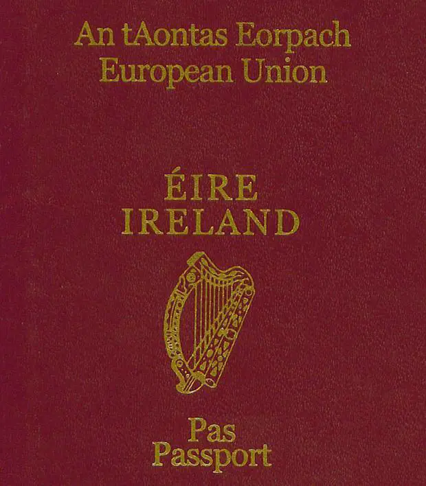 Brexit, molti britannici richiedono il passaporto irlandese