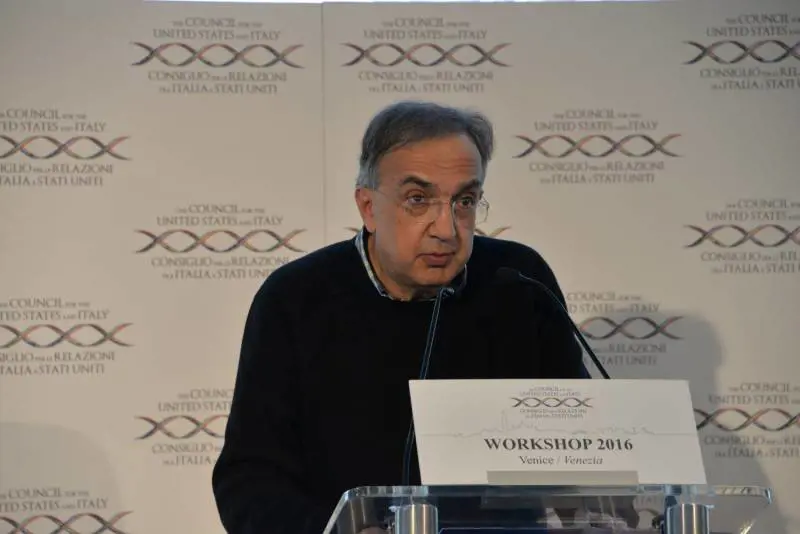 Fca ci ripensa: "Niente grandi nozze"