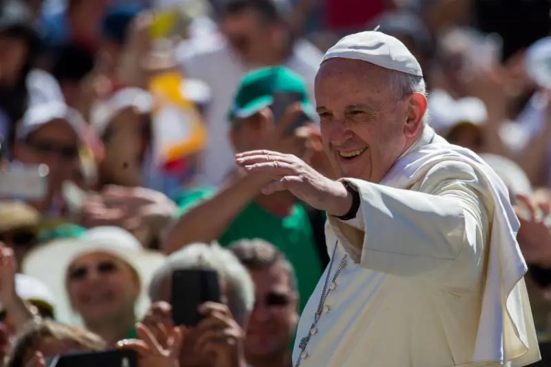 Papa Francesco: "Migranti persone come tutti e noi vogliamo stare con loro"