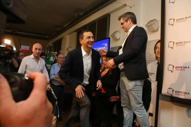 L'ex numero uno Expo che per governare si affida ai voti no Expo
