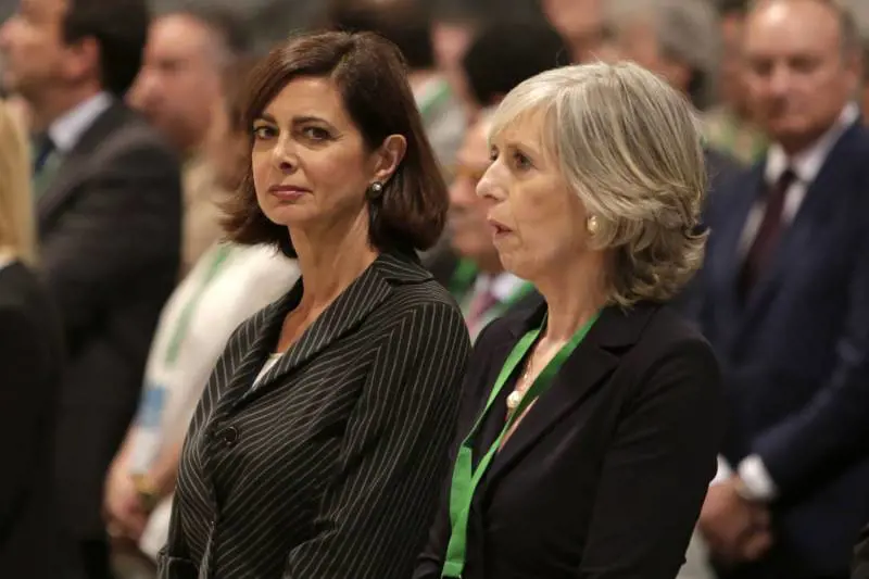 Nizza, Boldrini piange vittime. La Lega: "Buonista del c..."