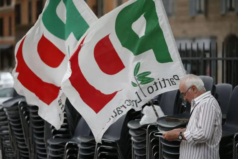Spariti i luoghi simbolo del Pci Ai follower di Renzi non servono