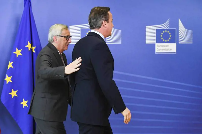 L'Ue chiede l'uscita di Londra: "Attivare subito la Brexit"