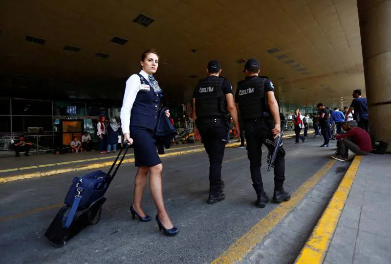 Aeroporti vulnerabili: così abbiamo paura di andare in vacanza