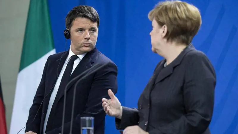 Banche, Merkel, schiaffo a Renzi: "Le regole non si cambiano"