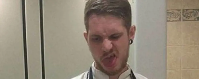 Accusato di "taroccare" i piatti vegani: chef licenziato dal ristorante dell'hotel