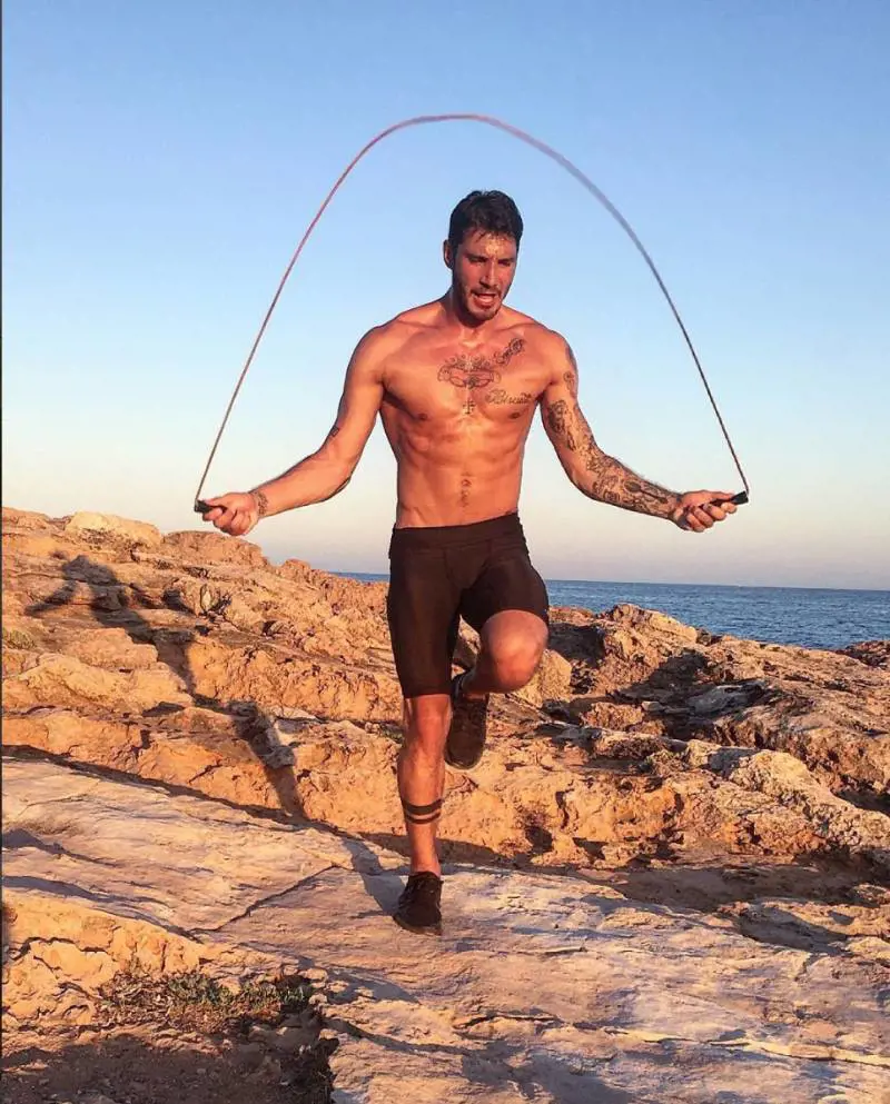 Malore per Stefano De Martino: il messaggio ai fan
