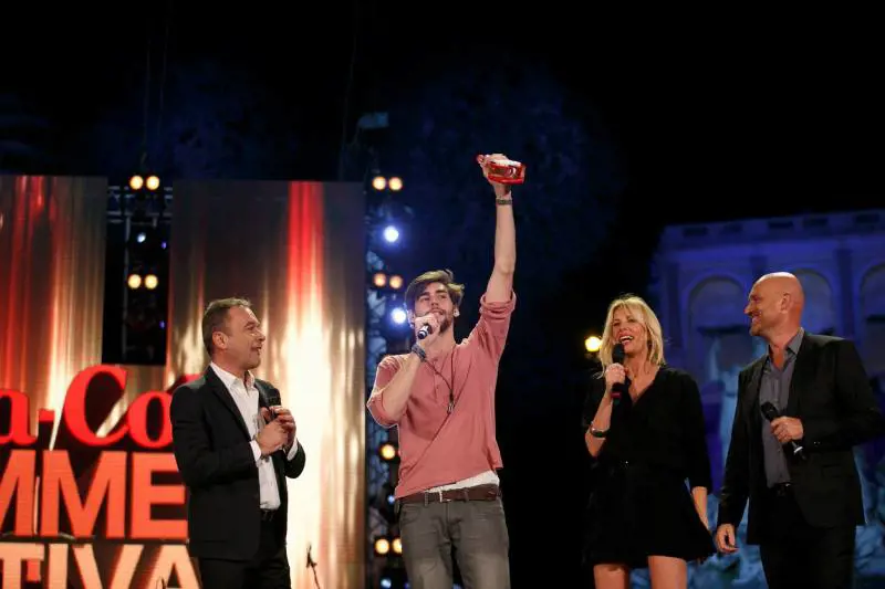 Coca Cola Summer Festival, di chi è il sex toy dietro le quinte?