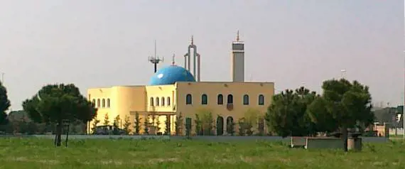 La marcia cattolica di Ravenna? Gita in moschea e niente Messa