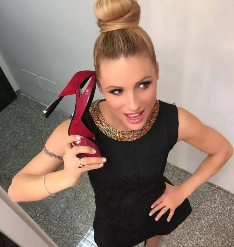 L'accusa della Hunziker al talent scout. "Sesso con le ragazzine per farle andare in tv"