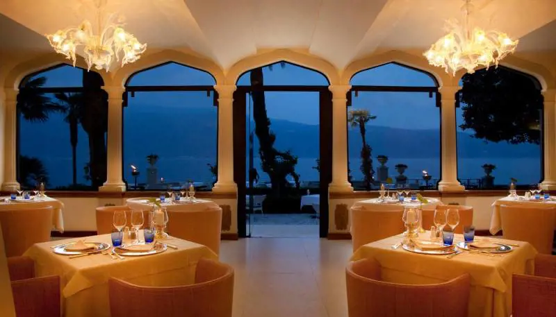 "Anche ai vip piace rubare i souvenir dagli hotel. Sono cleptomani"