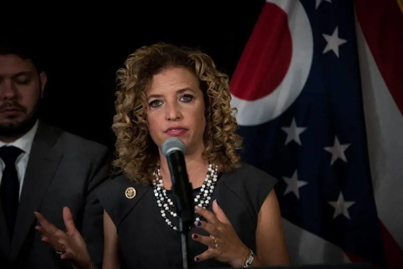 Debbie Wasserman Schultz, presidente del partito democratico Usa, si dimette