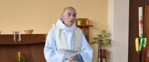 Prete sgozzato, moschea di Saint-Étienne ​su terreno della chiesa locale