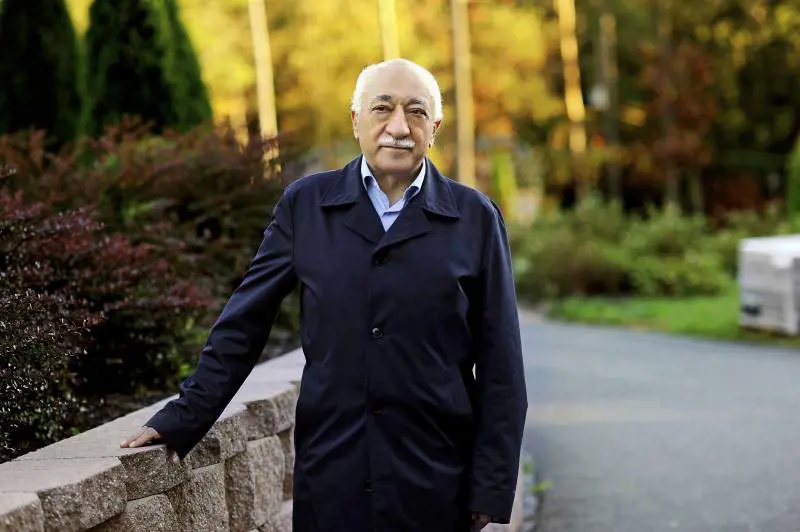 Turchia, "due ergastoli per Gulen". Ordinata chiusura giornale