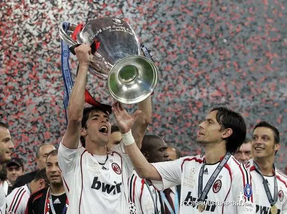 Milan, 30 anni di successi con Berlusconi
