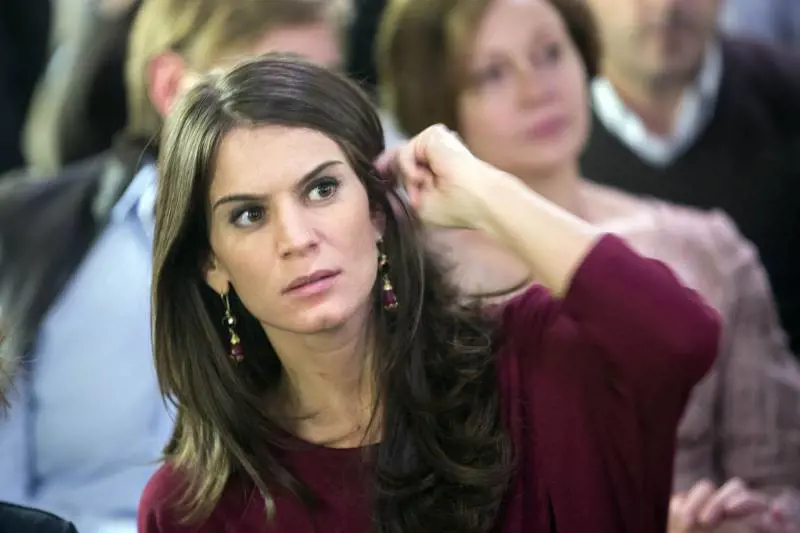 Di Biase, moglie di Franceschini, eletta in Regione ​non si dimette da consigliera in Comune