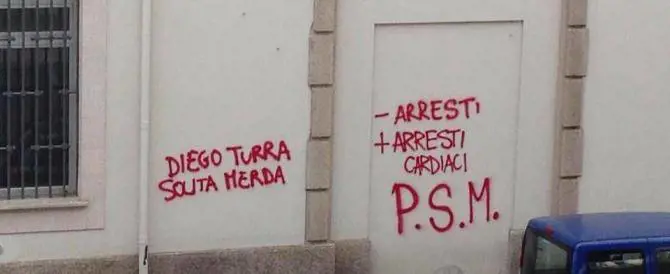 Scritte infami contro agente morto C'è pure il figlio del dirigente Caritas