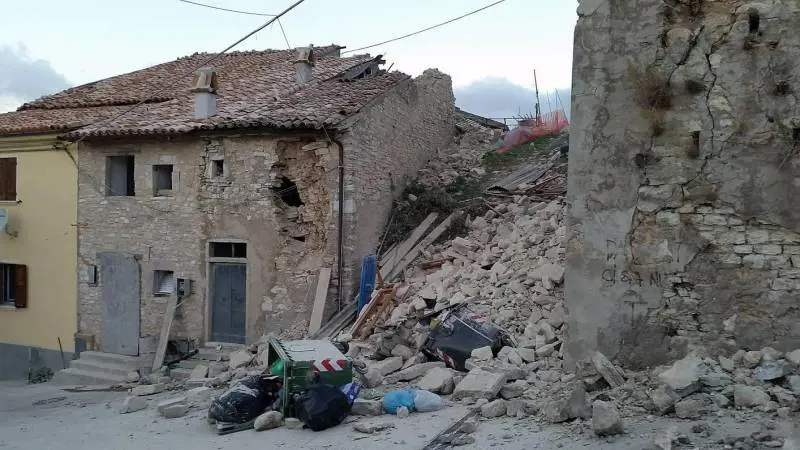 "Che choc volare sulle macerie Bollino sicurezza per le case"