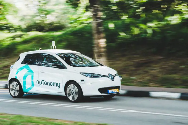 Singapore lancia il primo servizio di taxi-robot senza autista