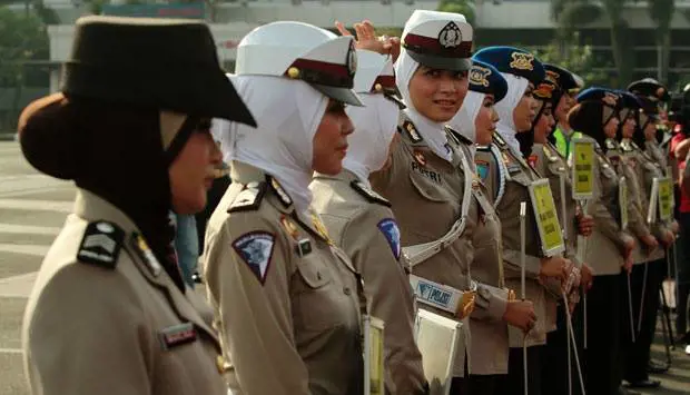 La Turchia dà l'ok al velo in divisa per le poliziotte musulmane